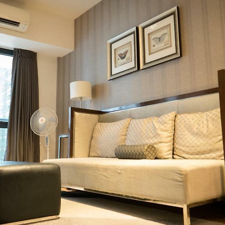 Milano Versace Suites Makati City Kültér fotó