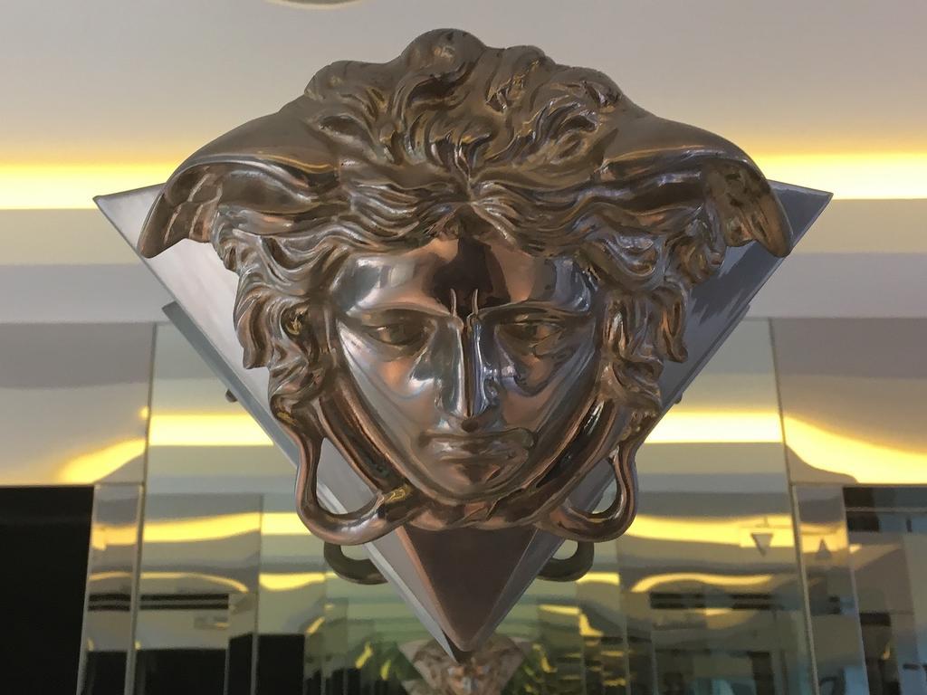Milano Versace Suites Makati City Kültér fotó