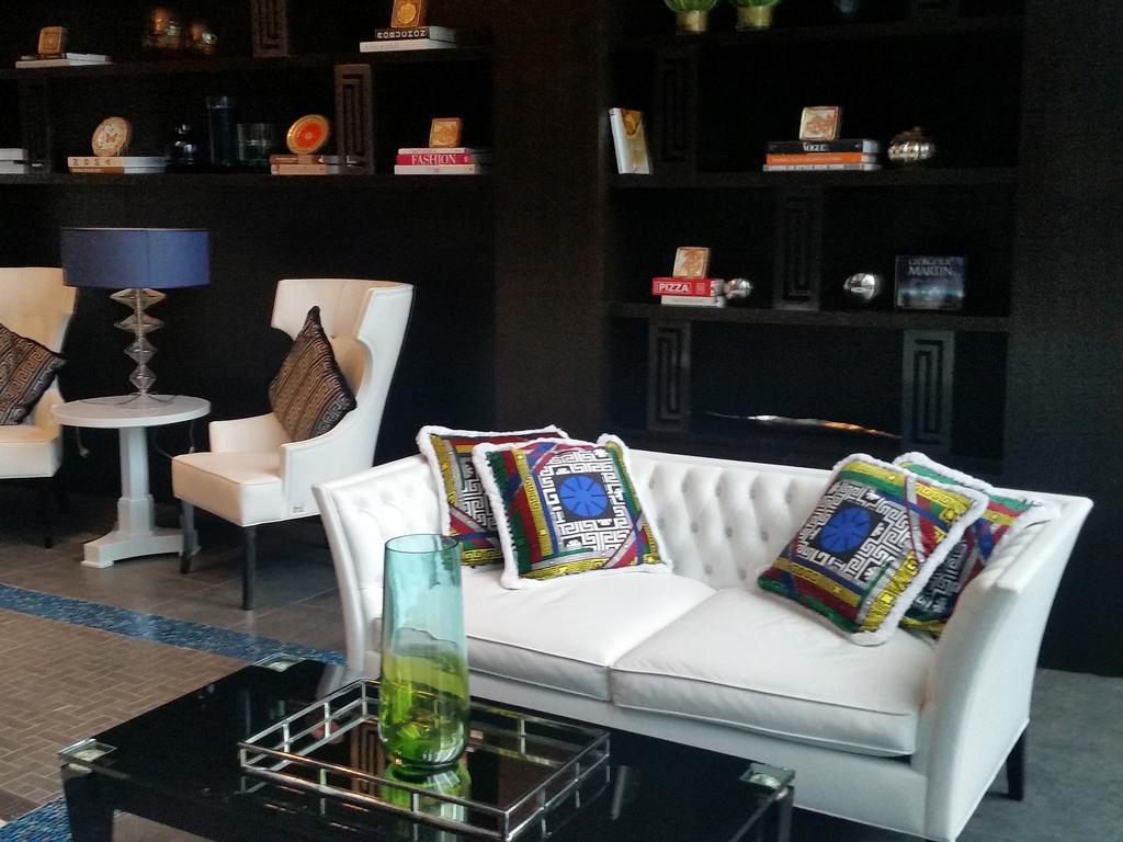 Milano Versace Suites Makati City Kültér fotó