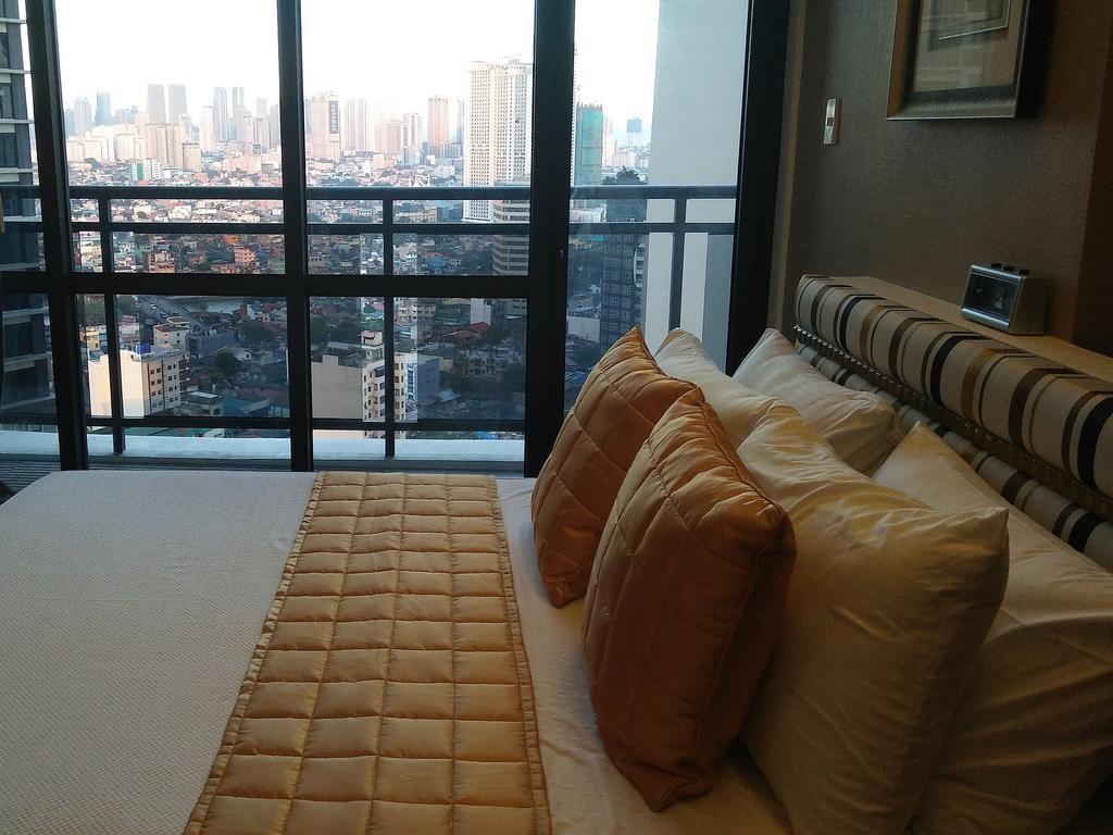 Milano Versace Suites Makati City Kültér fotó