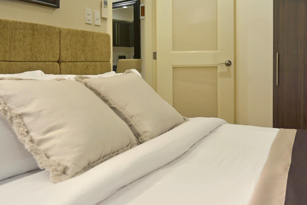 Milano Versace Suites Makati City Kültér fotó