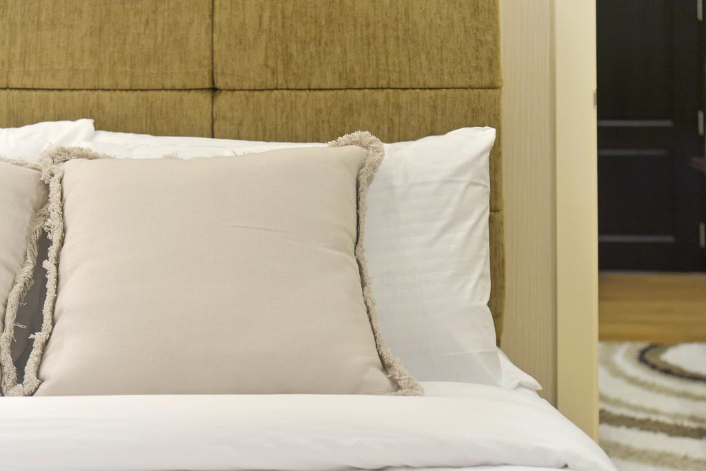 Milano Versace Suites Makati City Kültér fotó