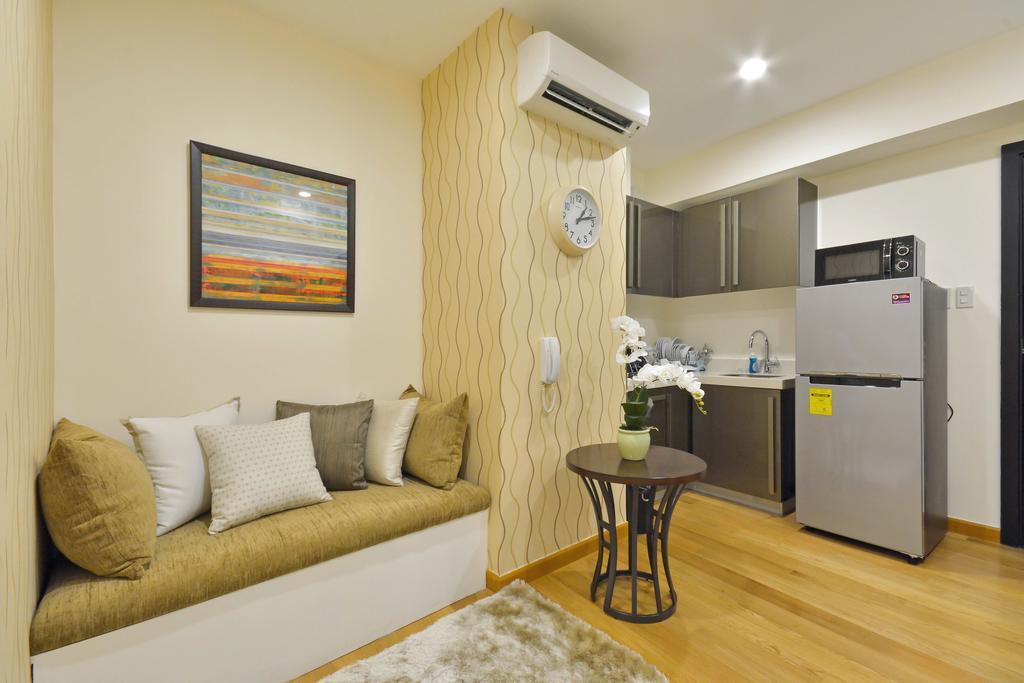 Milano Versace Suites Makati City Kültér fotó