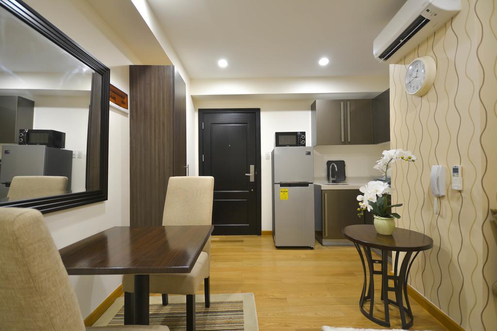 Milano Versace Suites Makati City Kültér fotó