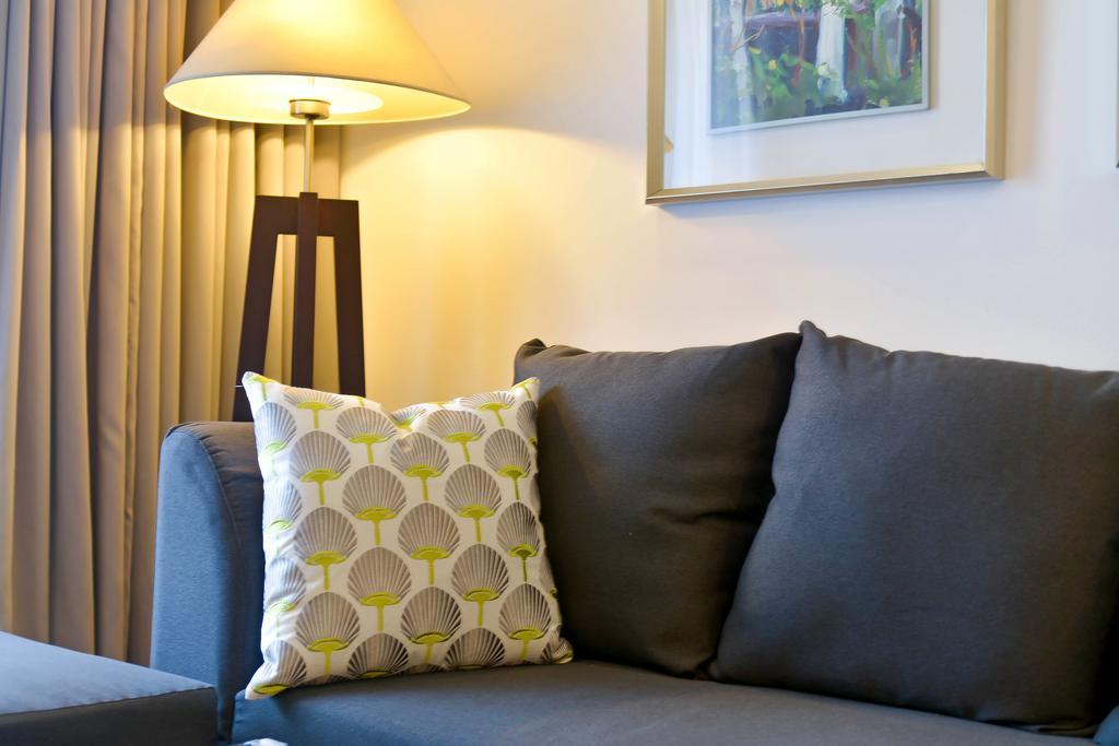 Milano Versace Suites Makati City Kültér fotó