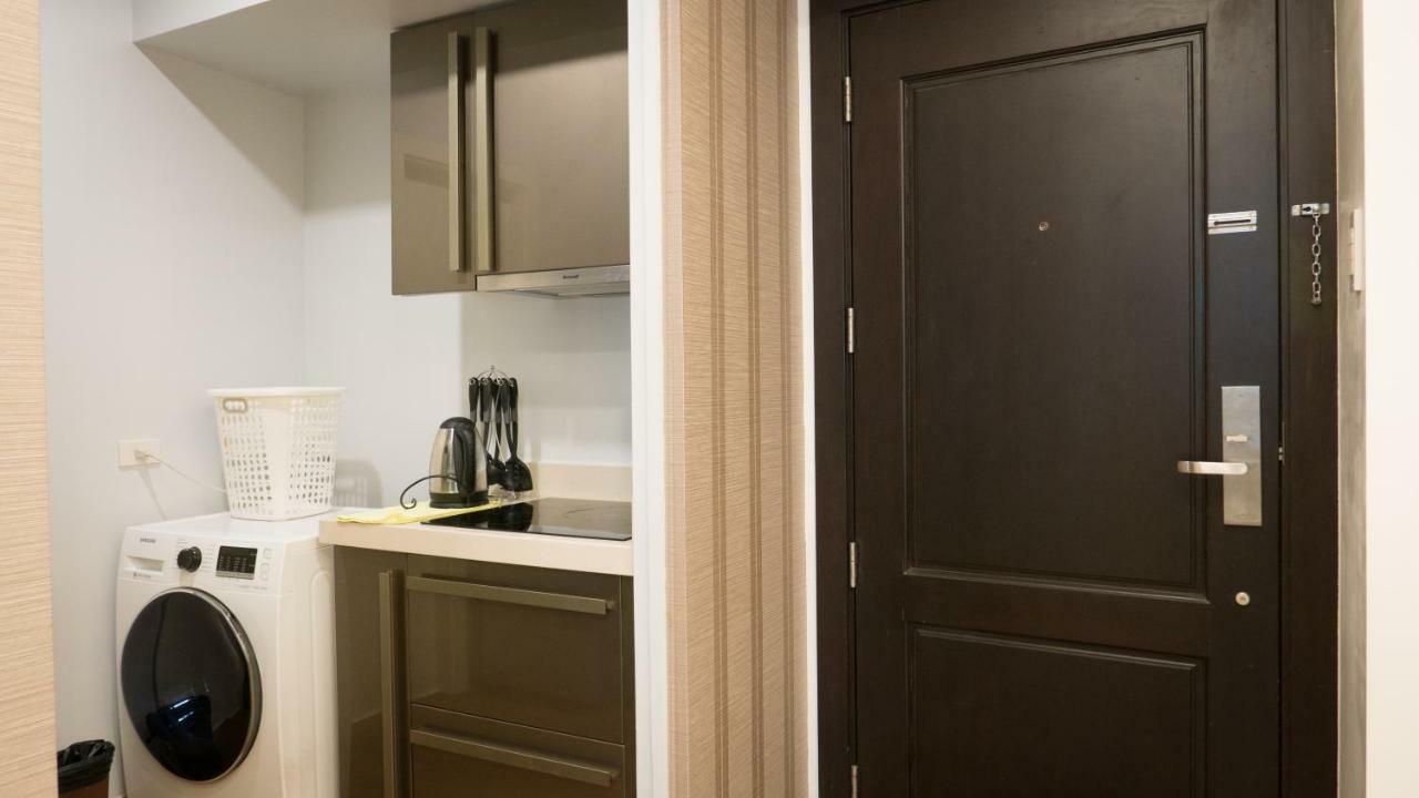 Milano Versace Suites Makati City Kültér fotó