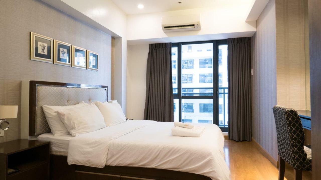 Milano Versace Suites Makati City Kültér fotó