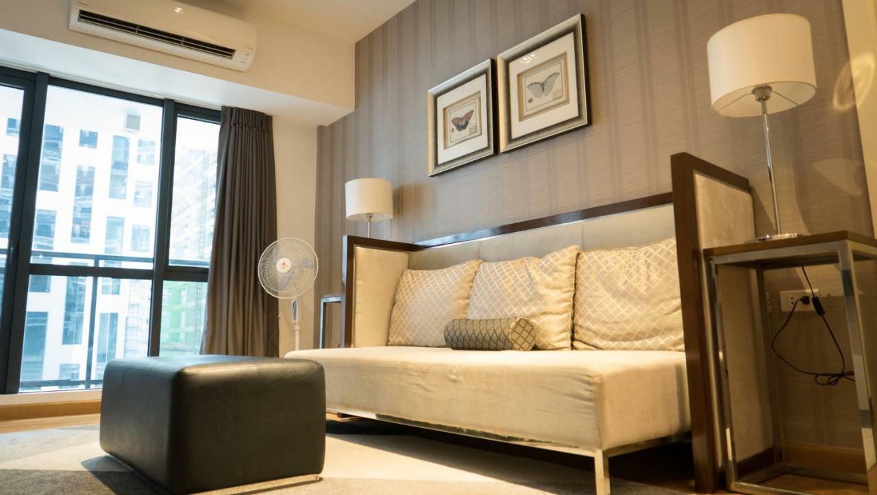 Milano Versace Suites Makati City Kültér fotó