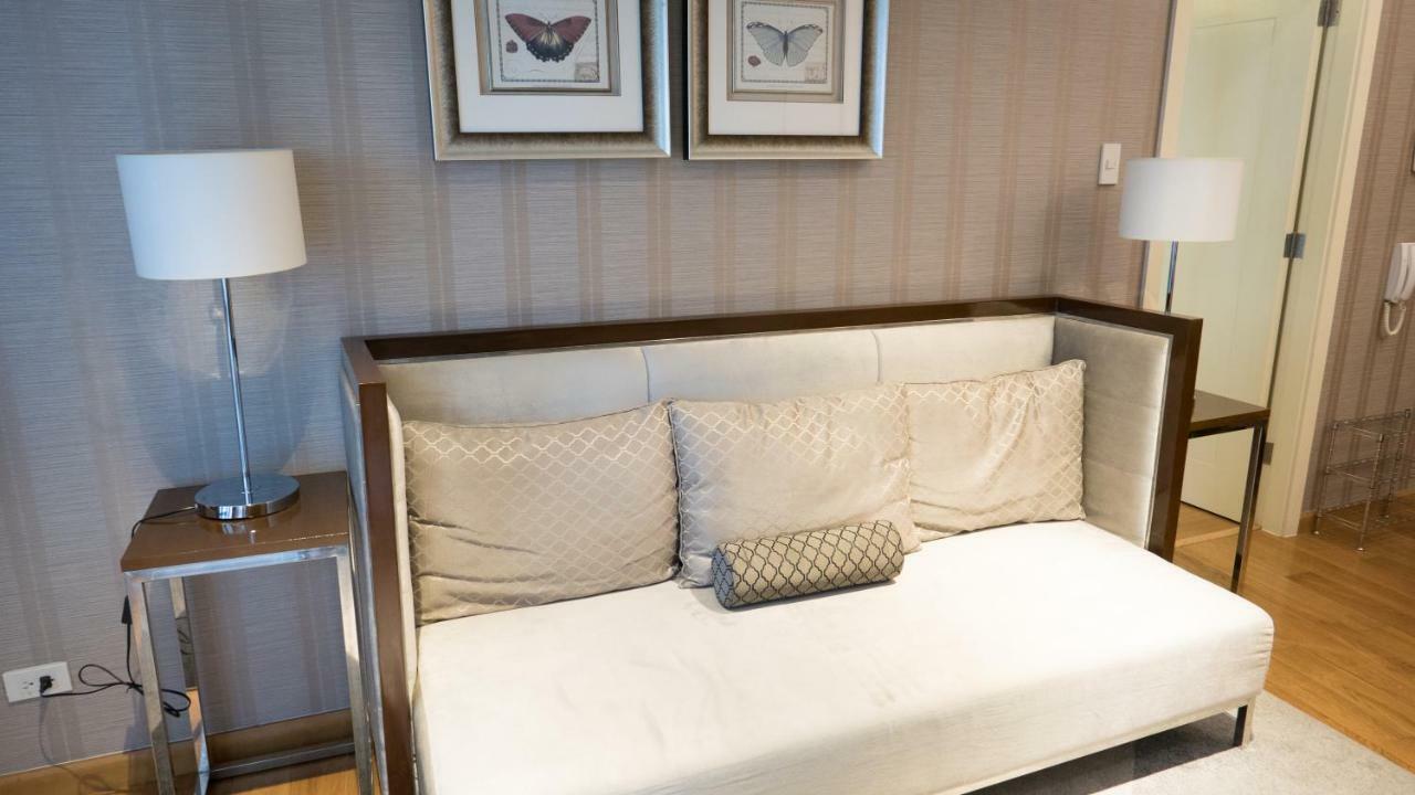 Milano Versace Suites Makati City Kültér fotó