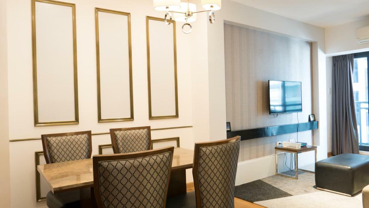 Milano Versace Suites Makati City Kültér fotó