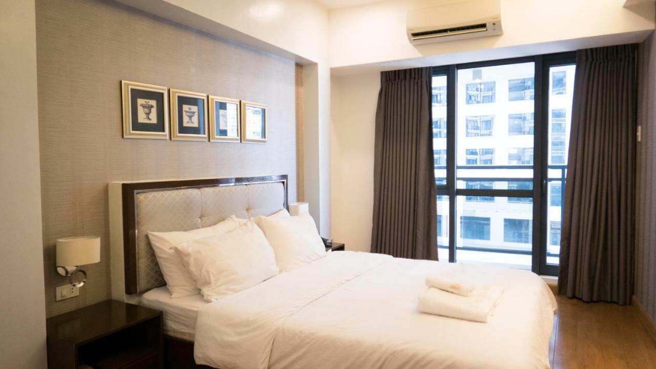 Milano Versace Suites Makati City Kültér fotó